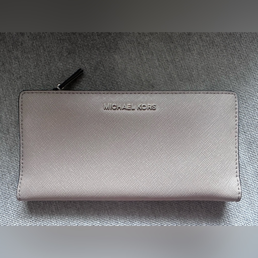Michael Kors Large Saffiano Leather Slim Wallet, in Oat/Natural, Used